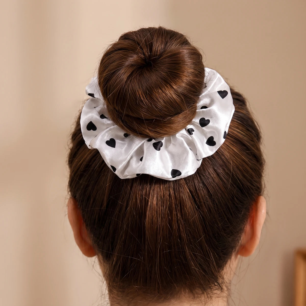 Heart Satin Scrunchie 🖤 - white